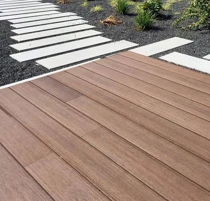 πίνακες ξύλινο πλαστικό σύνθετο Decking γεφυρών 140x25mm σύνθετοι για τον κήπο