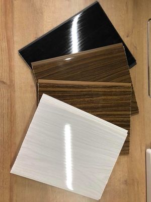 Φυλλόμορφη PVC ανώτατων πινάκων καθαρή λευκιά PVC επιτροπής επιτροπή ανώτατων τοίχων PVC μεταλλινών λευκιά