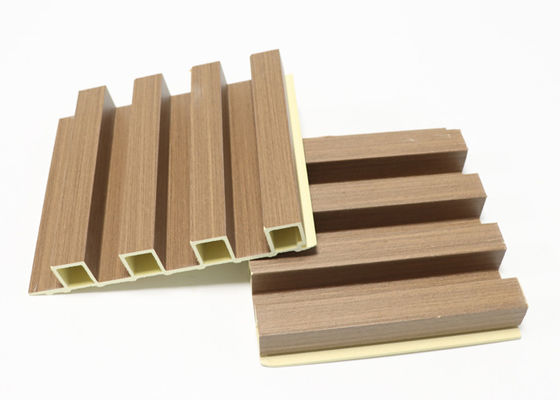 Η ξύλινη Louver σιταριού επιτροπή τοίχων Wpc 195 * 25 * 2900mm στεγανοποιεί για την εσωτερική διακόσμηση