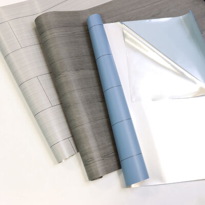 Εύκολη εγκατάσταση και αφαίρεση, χαμηλή συντήρηση. Το αυτοκόλλητο δαπέδου αντιστέκεται στο νερό, το ξεθώριασμα και την καθημερινή φθορά για μακροχρόνια ομορφιά.