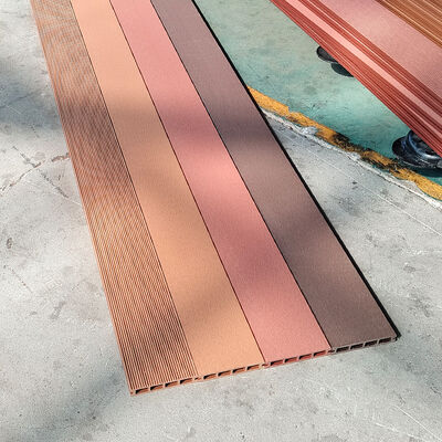 Εξωτερικό τοίχωμα WPC εξωτερικό πλαστικό σύνθετο ξύλου με αντοχή στις καιρικές συνθήκες και εύκολη εγκατάσταση