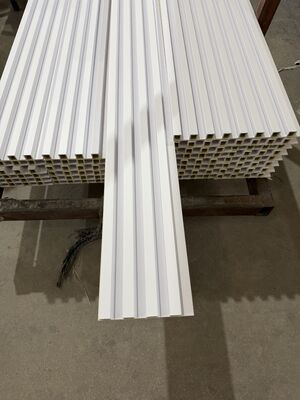 Προσαρμοσμένο οικολογικά φιλικό εσωτερικό ακανόνιστο πλέγμα Wpc τοίχωσης 160x24