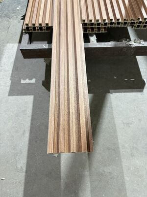 Προσαρμοσμένο οικολογικά φιλικό εσωτερικό ακανόνιστο πλέγμα Wpc τοίχωσης 160x24