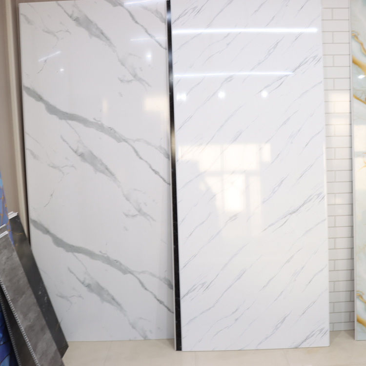 Πίνακες ντουζιέρας PVC ασφαλείας με υφή κατά γλιστρίματος για το σχεδιασμό οικογενειακού μπάνιου