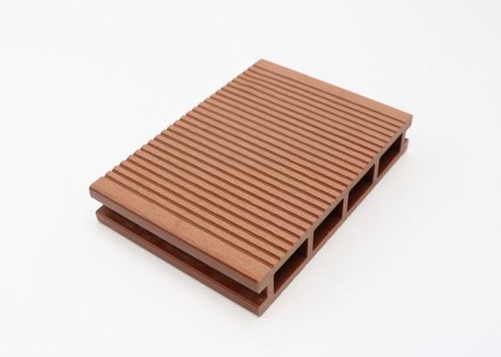 Κήπος WPC Decking δαπέδων πλαισίων δορών 18mm εύκολο σύγχρονο σχέδιο εγκατάστασης