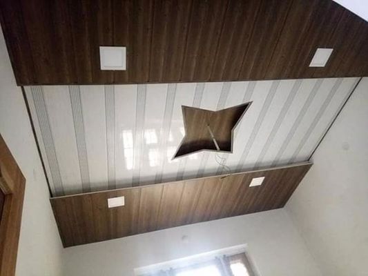 Υψηλός σχολιάστε ανώτατου PVC επιτροπής οικοδομικό υλικό εγχώριων λουτρών τοίχων το εσωτερικό διακοσμητικό